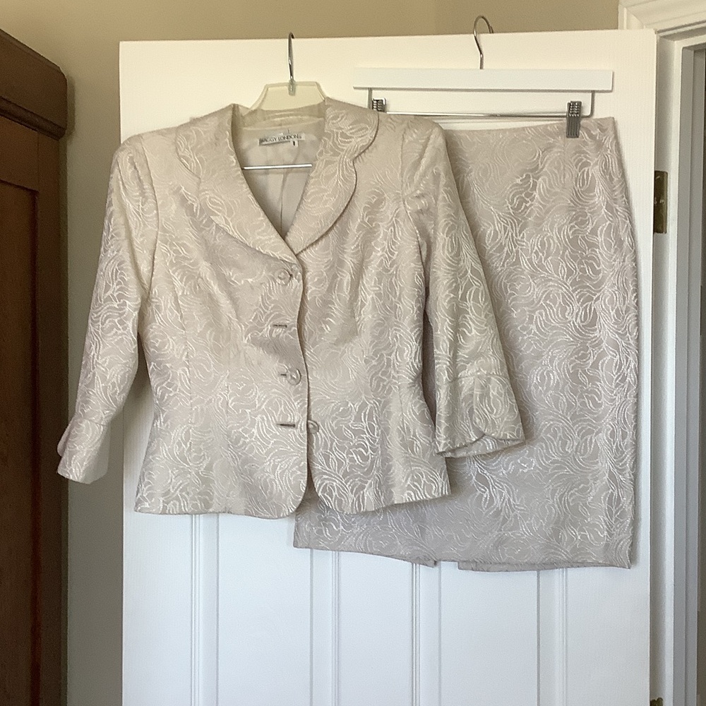 Maggy London suit